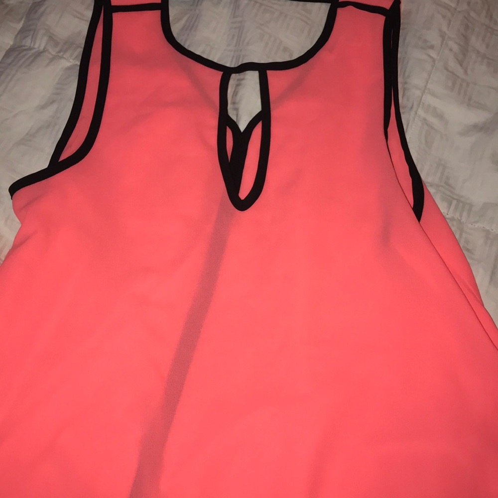 Monteau Flowy Tank